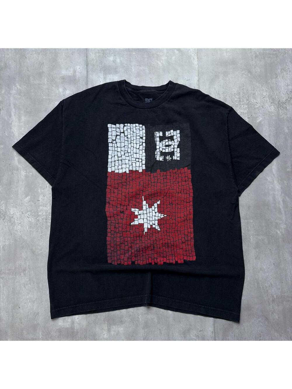 Y2K Black DC Shoes Grunge Faded Skater T-Shirt